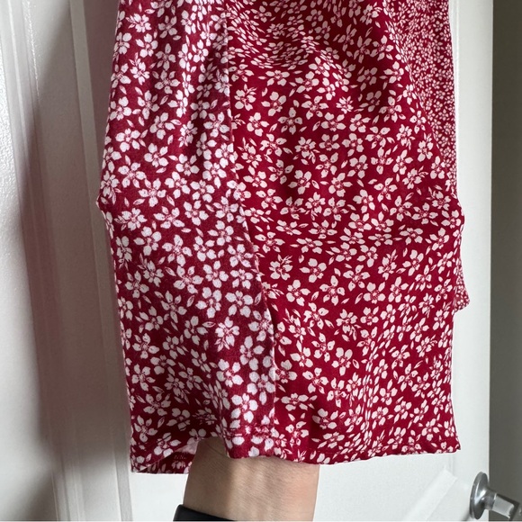 LOFT Floral Mixed Media Henley Shell, Raspberry Pop Red, Size Large - EUC - Picture 7 of 9